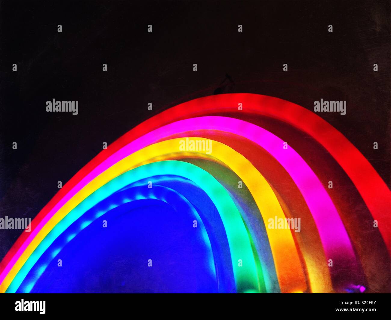 Rainbow Neon LED-Leuchten von dynamischen Winkel. Stockfoto