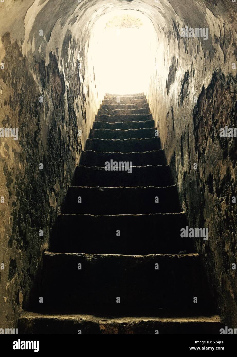 Treppe zum Tageslicht - Smartphone-aufgenommenes Stockfoto