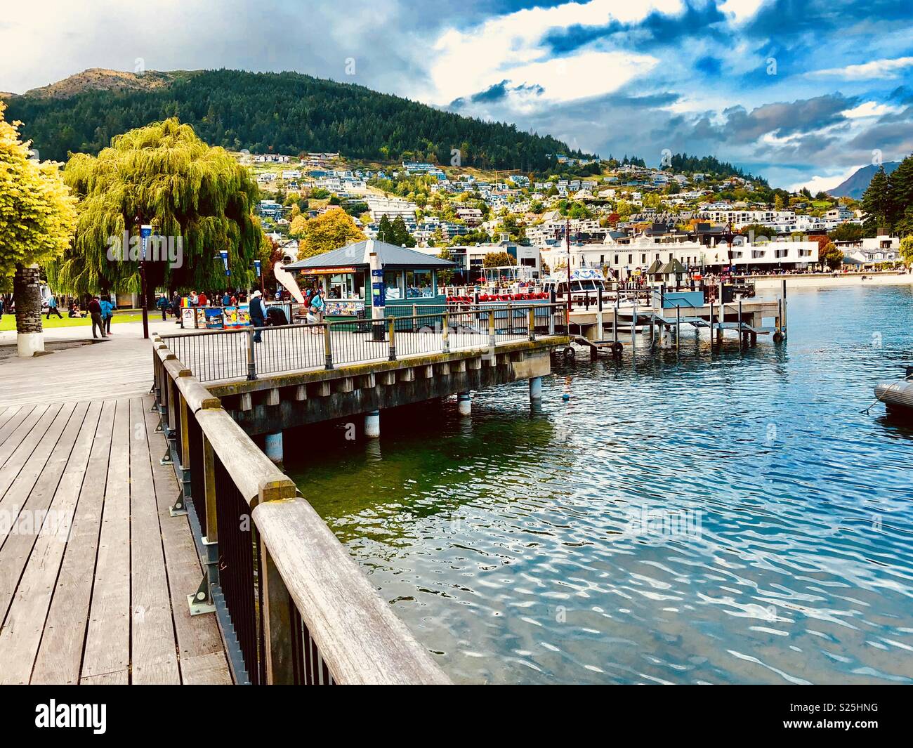 Queenstown, Neuseeland, Waterfront, Südinsel, Ozeanien - Smartphone-aufgenommenes Stockfoto