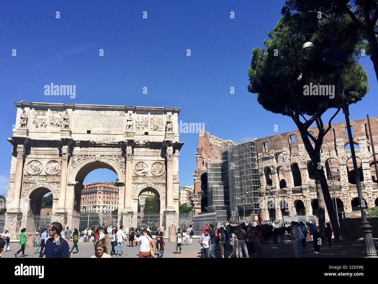 Arch Rom Kolosseum - Smartphone-aufgenommenes Stockfoto