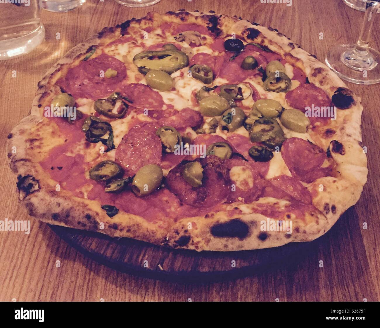 Rustikale pizza Stockfoto