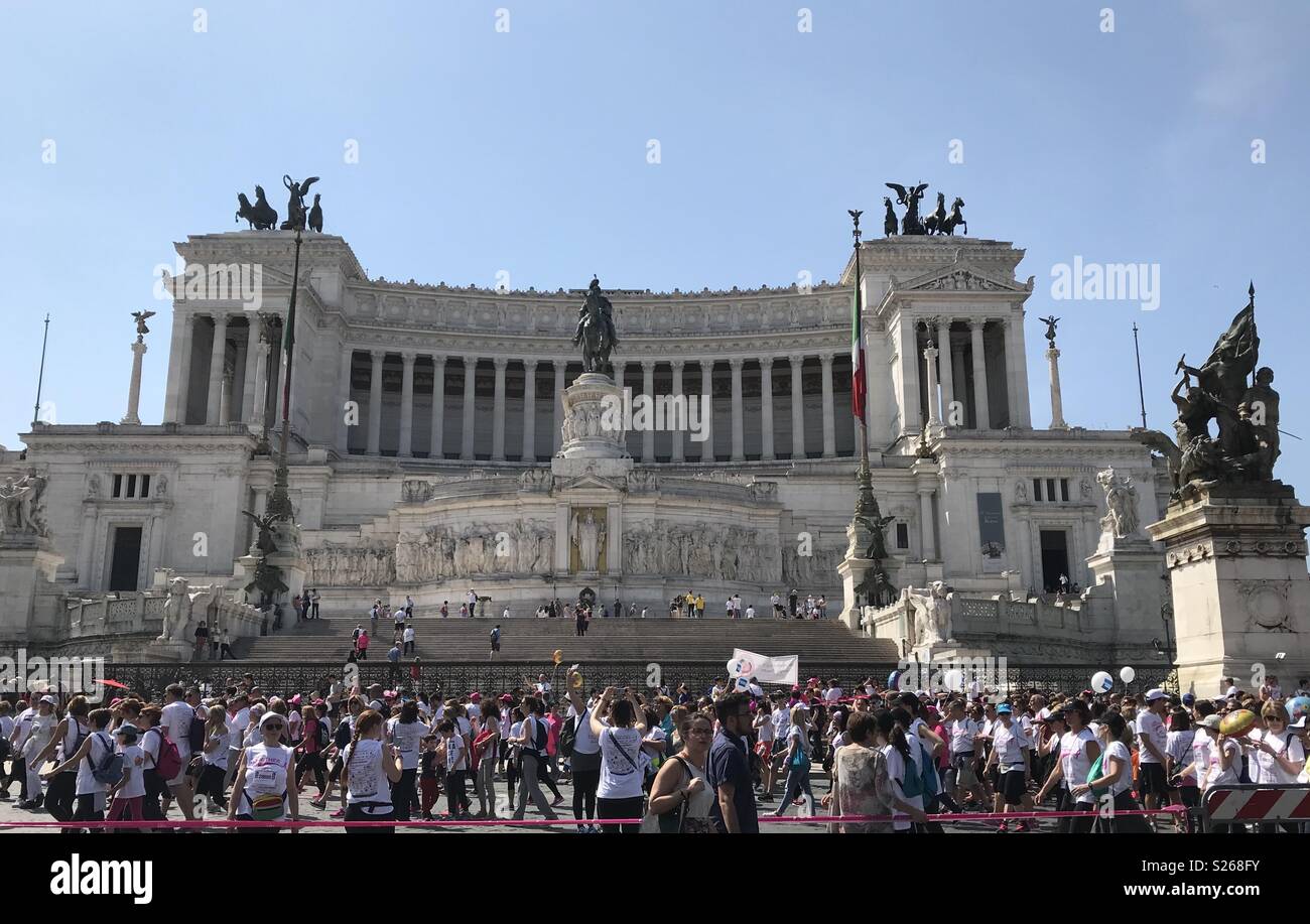 Victor Emmanuel Denkmal, Rom, Italien, während der Rennen für die Heilung, 20. Mai 2018. Stockfoto