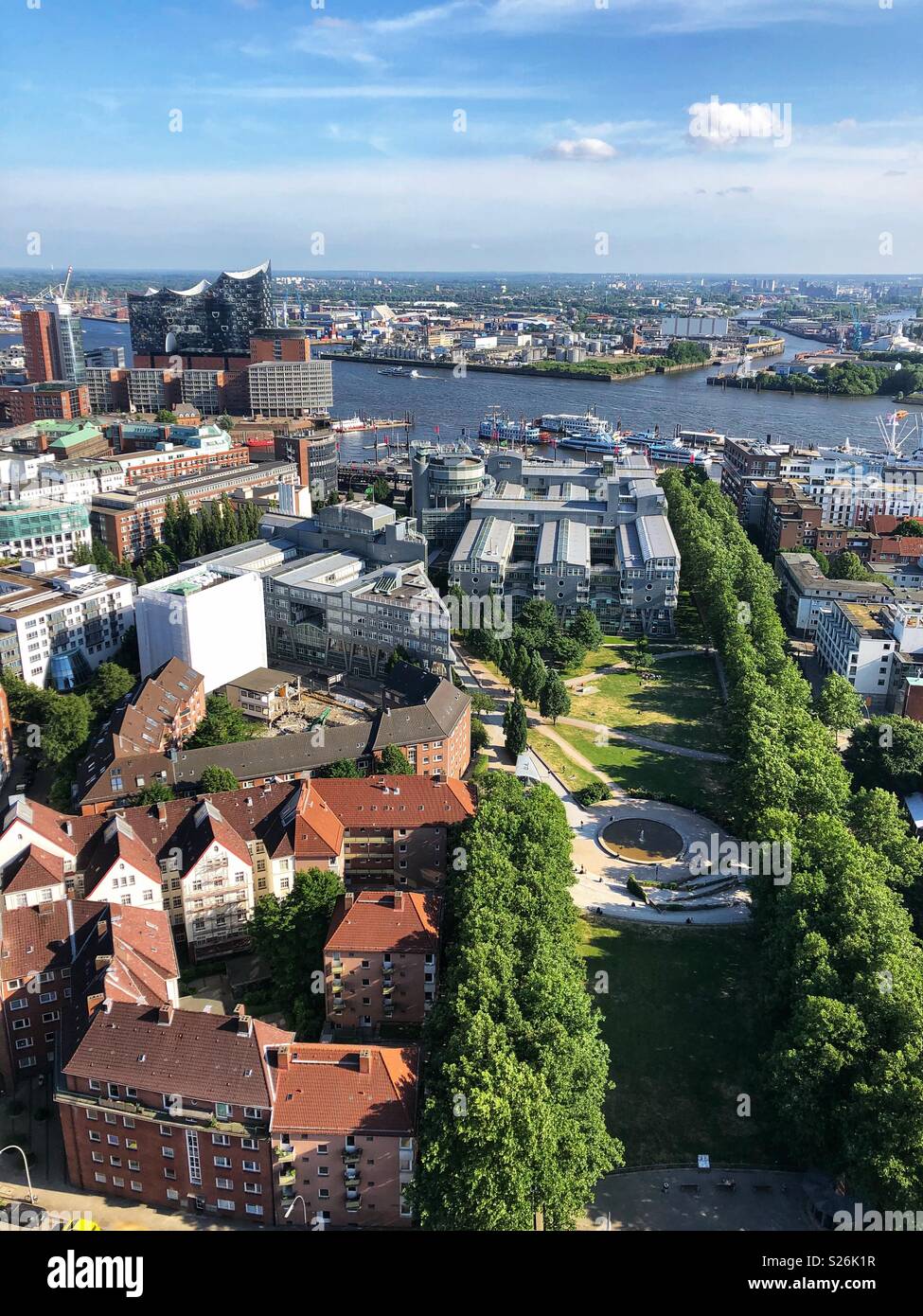 Mit Blick auf die Elbe in Hamburg, Deutschland. Stockfoto