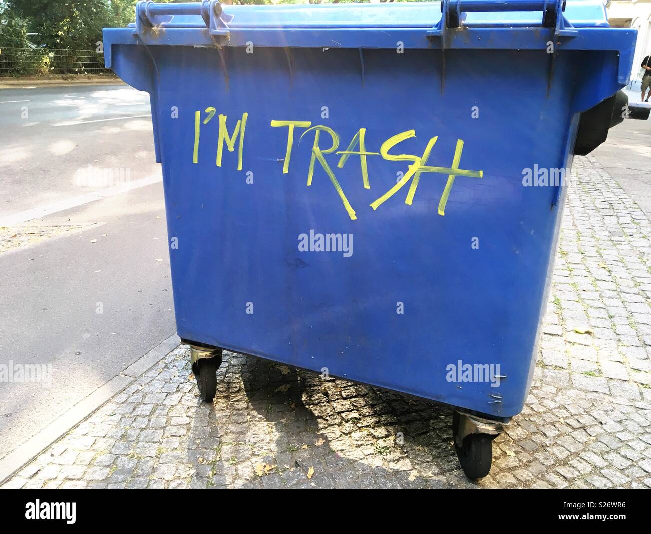 Ich bin Papierkorb Graffiti an einer Mülltonne Stockfoto