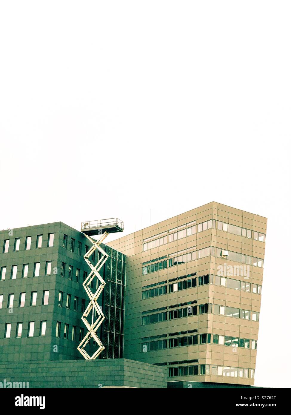 Tragbarer Aufzug von einem Bürogebäude Stockfoto