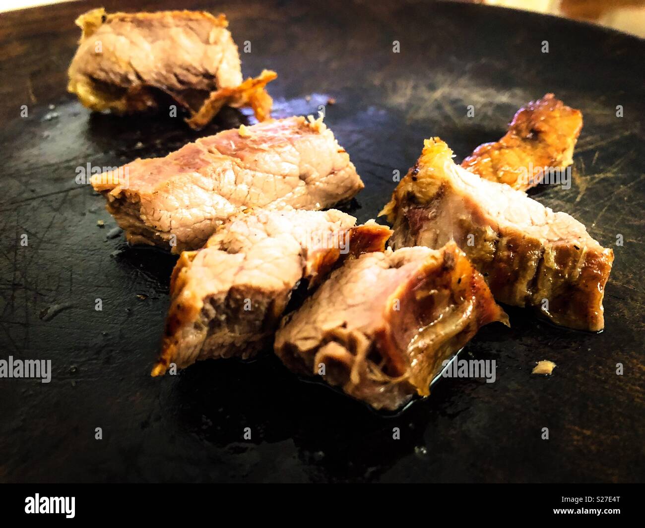 Geschnetzeltes Fleisch über einer Relation Stockfoto