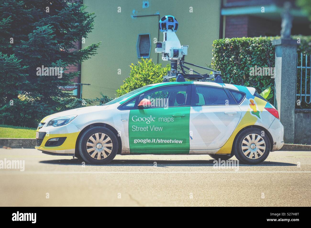 Google mapping Auto und Kamera für Streetview 360 Apps und Karten  Stockfotografie - Alamy
