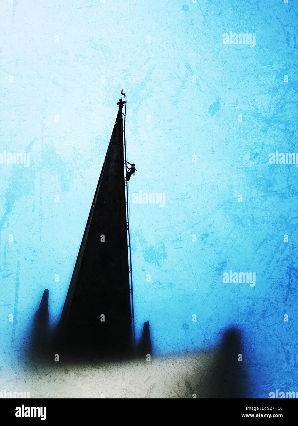 Steeple jack Klettern - Smartphone-aufgenommenes Stockfoto
