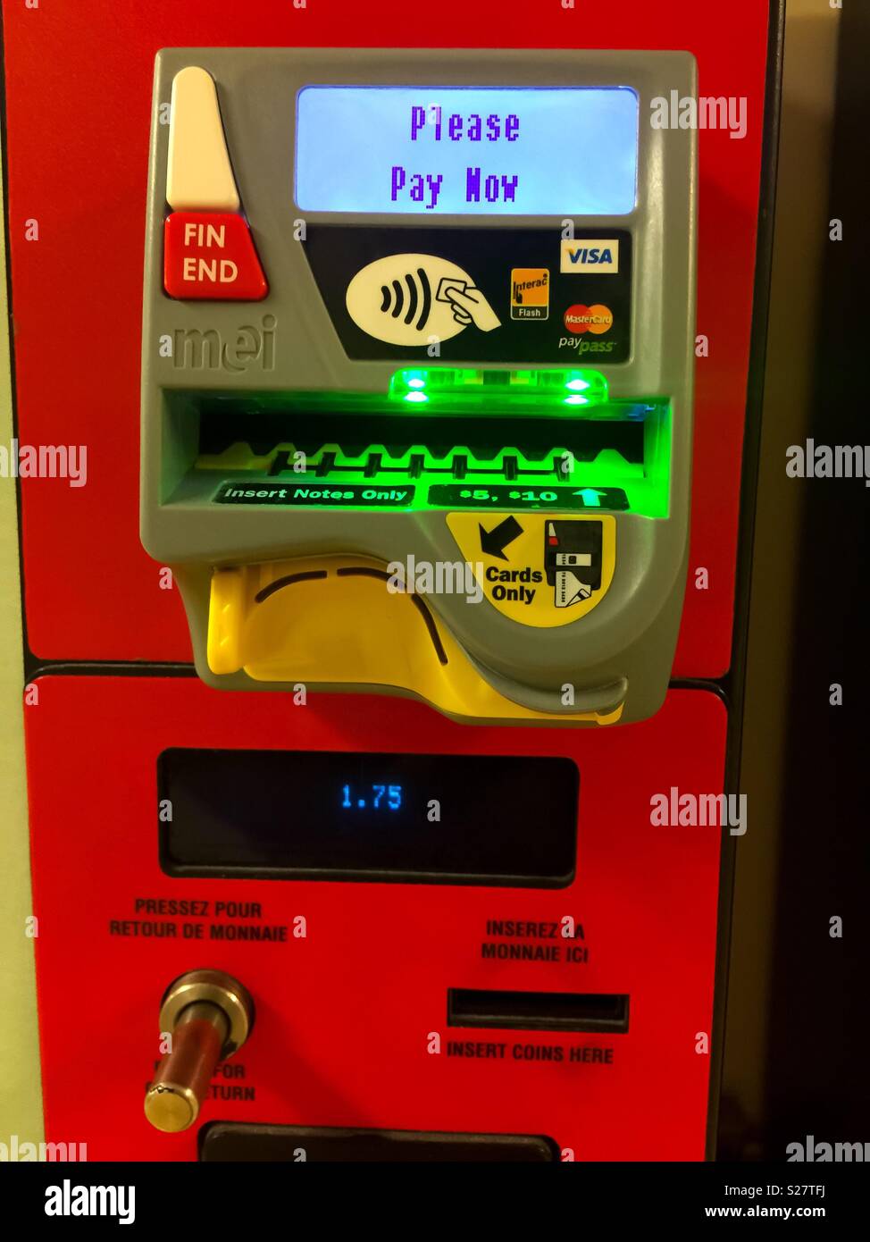 Viele Zahlungsoptionen in zwei Sprachen. Kanada. Self-Service. Keine Aufsichtsperson. Stockfoto