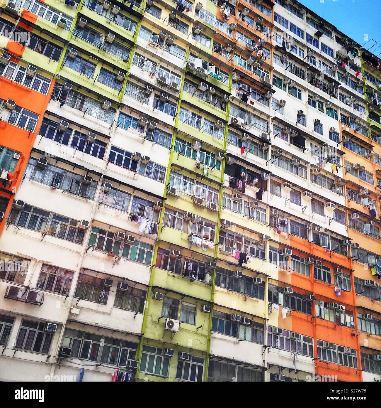 Ältere Apartment Block in To Kwa Wan, Kowloon, Hong Kong Stockfoto