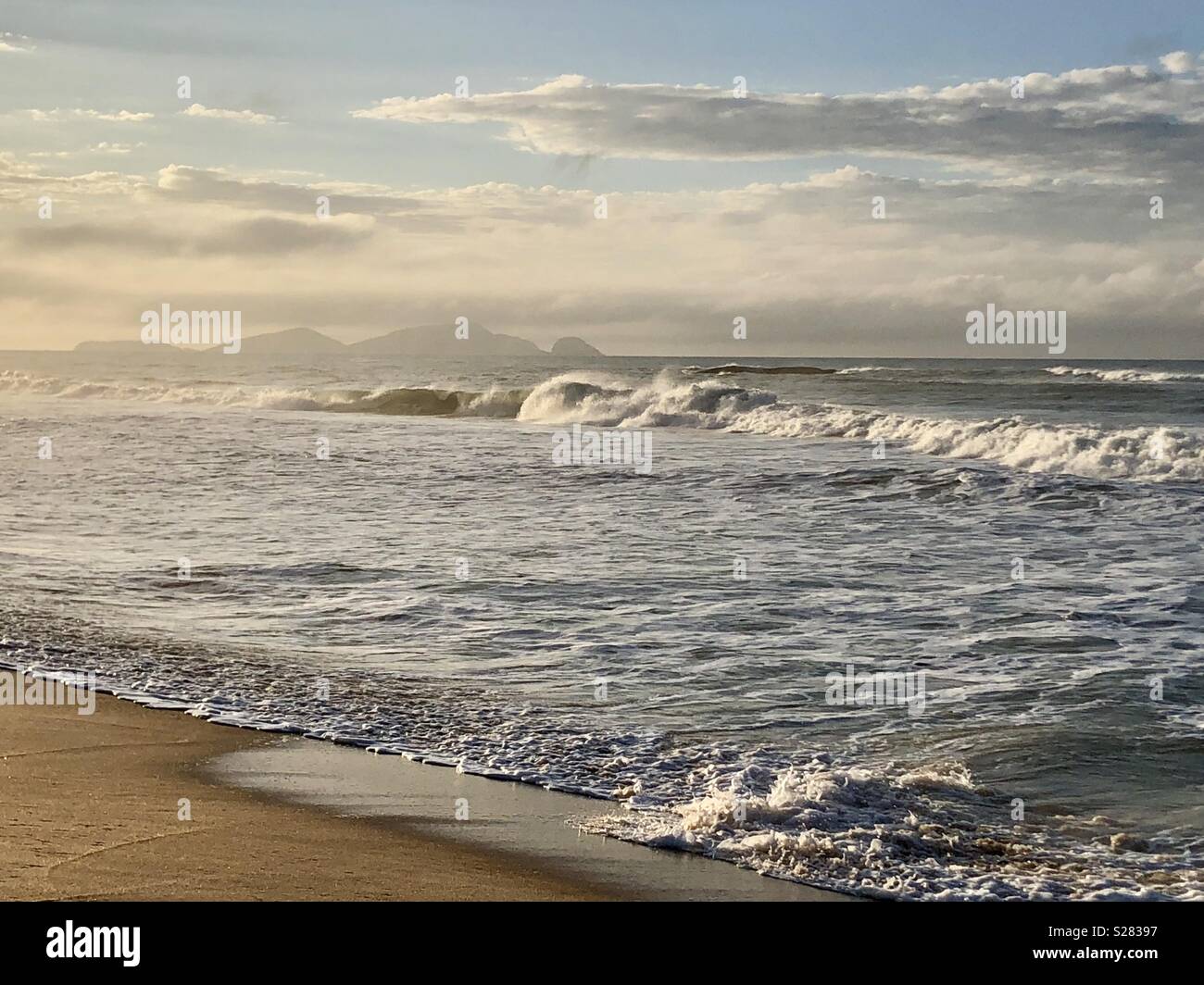 Dawn Surf, RJ, Brasilien - Smartphone-aufgenommenes Stockfoto