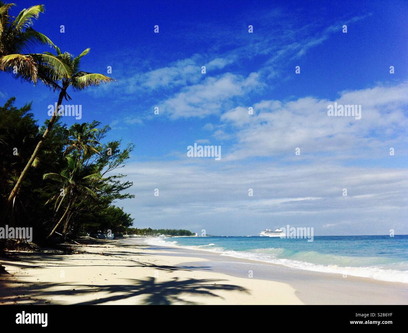 Paraise Island Bahamas Beach - Smartphone-aufgenommenes Stockfoto