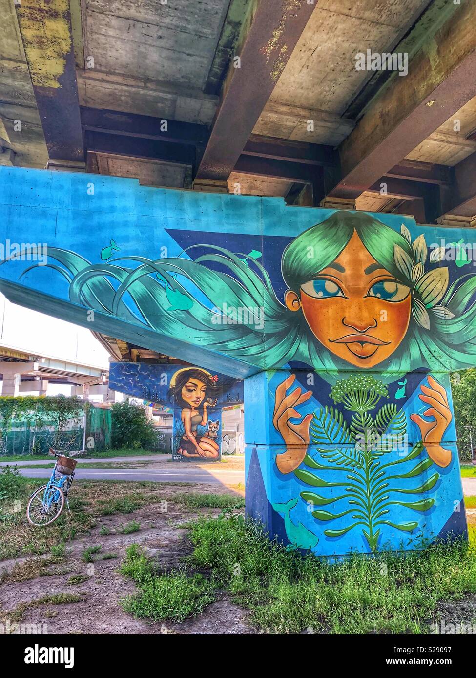 Von der Natur inspirierte Street Art. Stockfoto