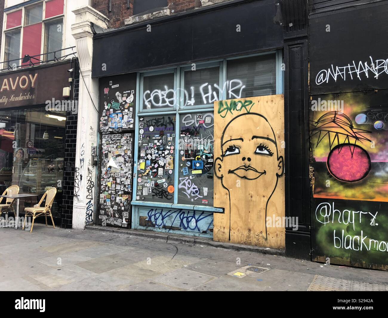 Street Art in Shoreditch - Smartphone-aufgenommenes Stockfoto
