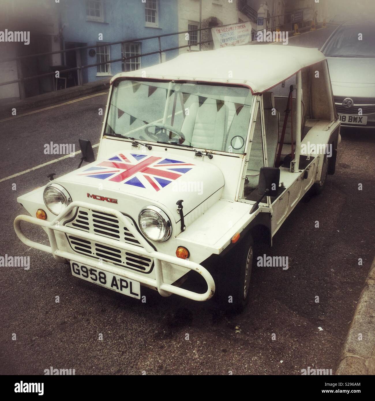 Mini Moke Auto, Salcombe, Devon, England, Vereinigtes Königreich. Stockfoto