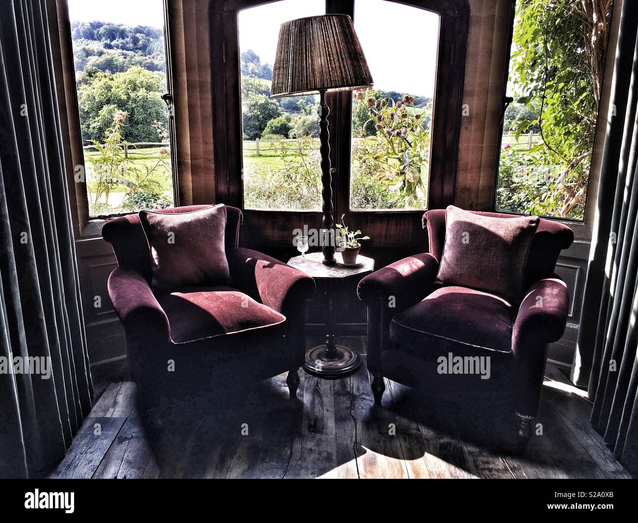 Sitze in der Bar am Schwein - im Combe, Gittisham in Devon, England - Smartphone-aufgenommenes Stockfoto