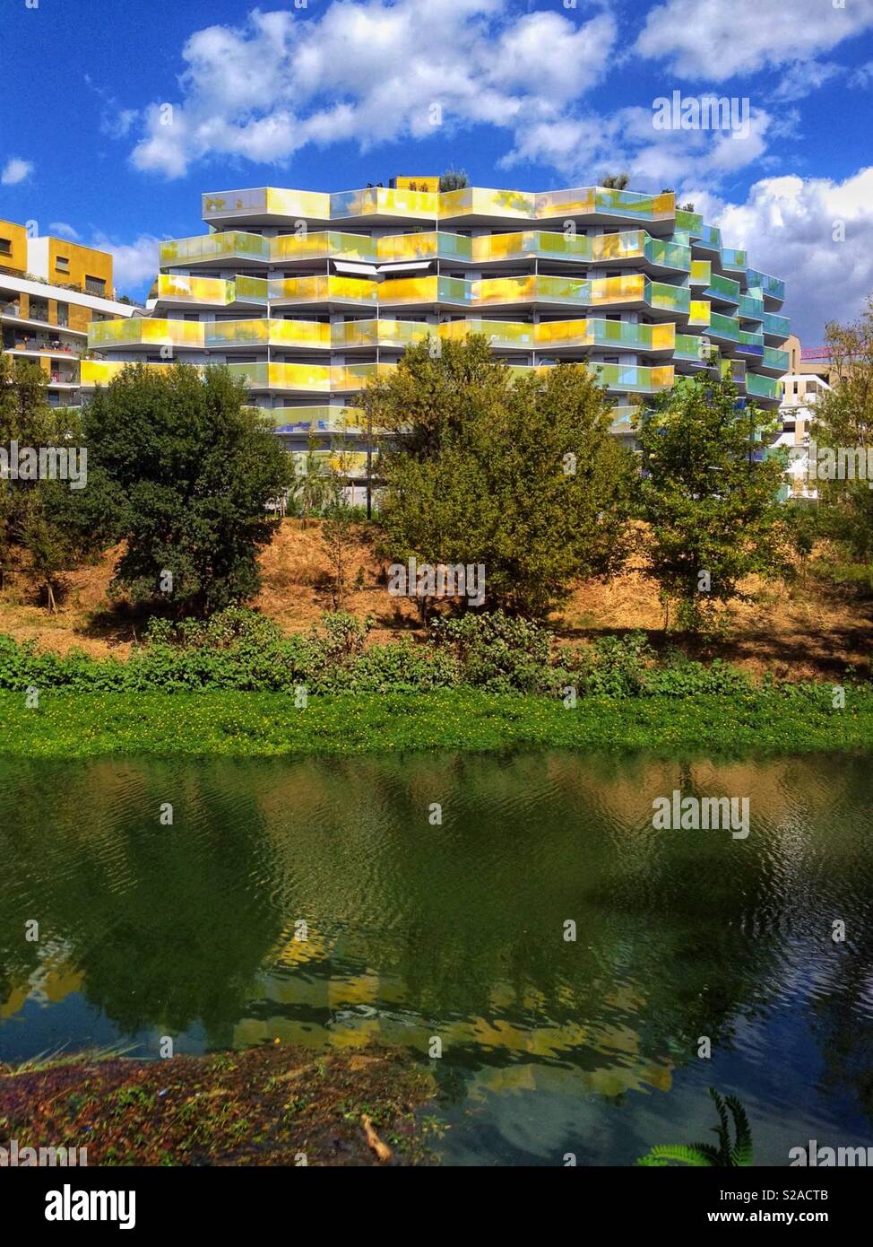 Die Koh-I-Noor Gebäude am Ufer des Flusses Lez, Port Marianne, Montpellier Frankreich Stockfoto