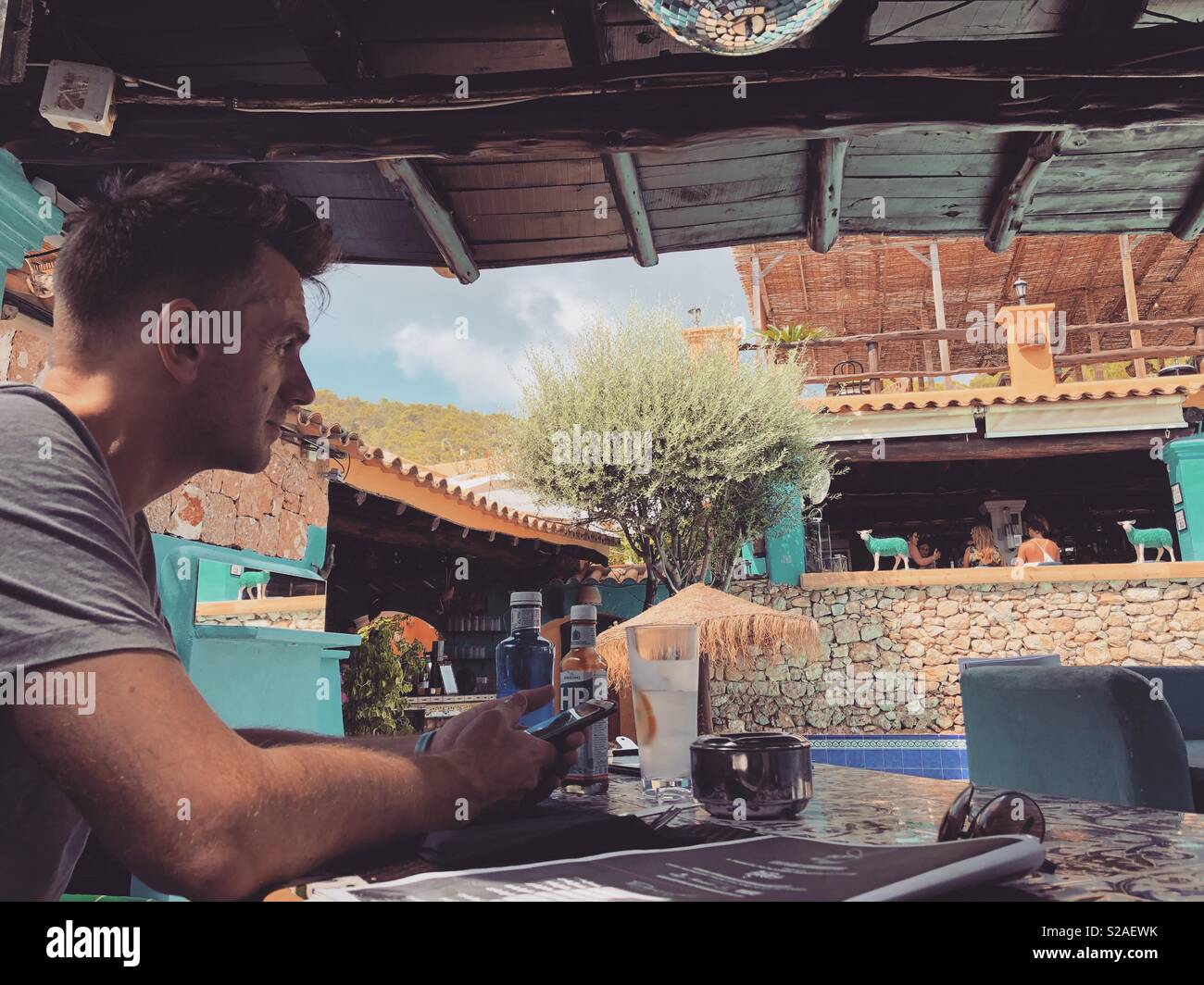 Entspannten brunch am Pool im Pikes Stockfoto