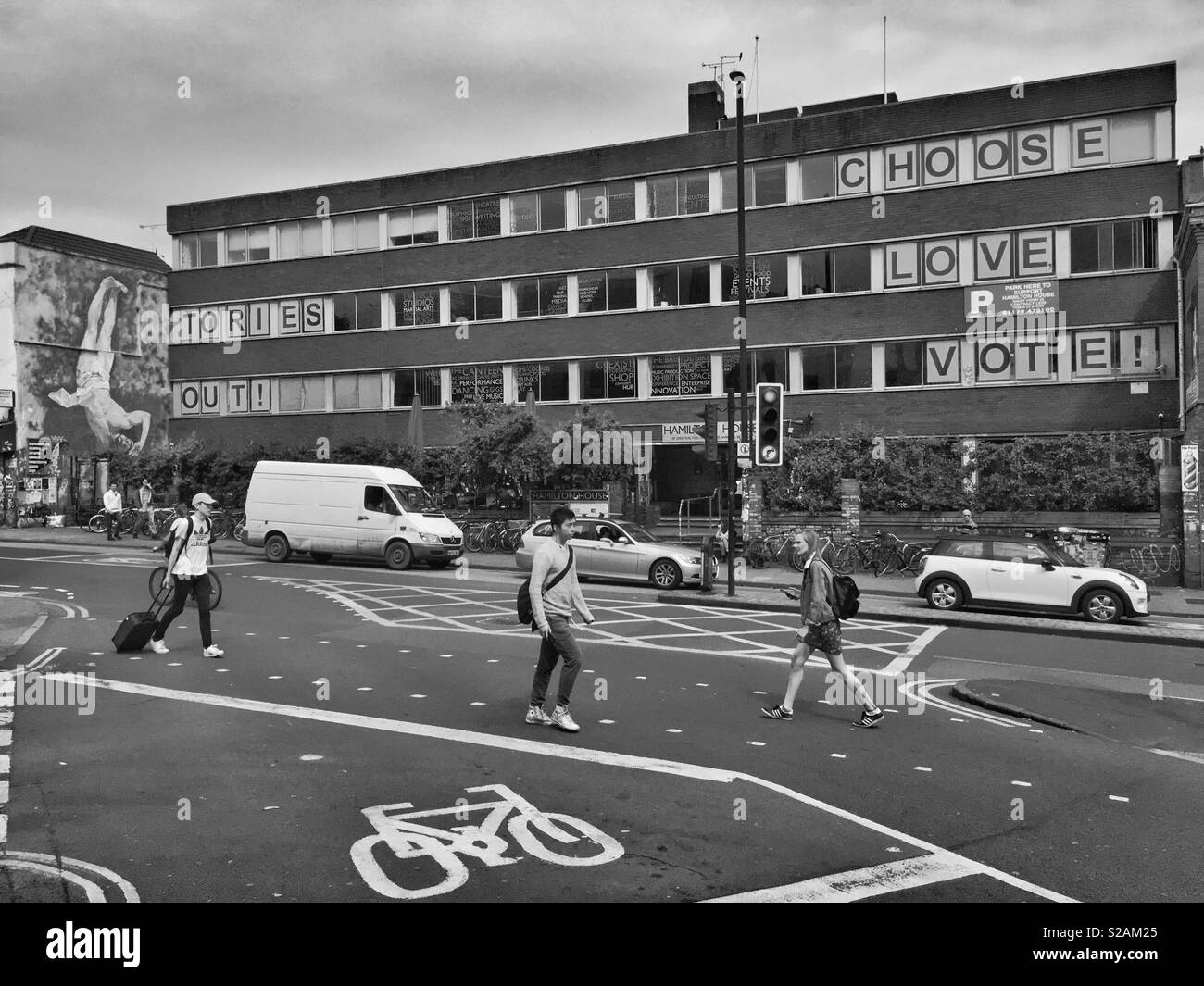 Hamilton House, ein Community Hub in Stokes Croft, Bristol, UK am Tag vor der Bundestagswahl 2017 Stockfoto