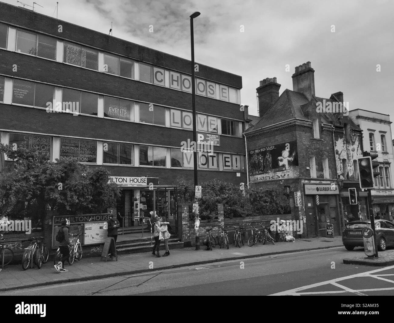 Hamilton House, ein Community Hub in Stokes Croft, Bristol, UK am Tag vor der Bundestagswahl 2017 Stockfoto