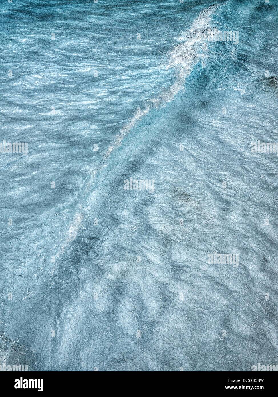 Strukturelle Bild von Wasser in der skytop Wellenbad an der Grand Resort Deck am Galaxy Hotel und Casino Komplex, Macau - Smartphone-aufgenommenes Stockfoto