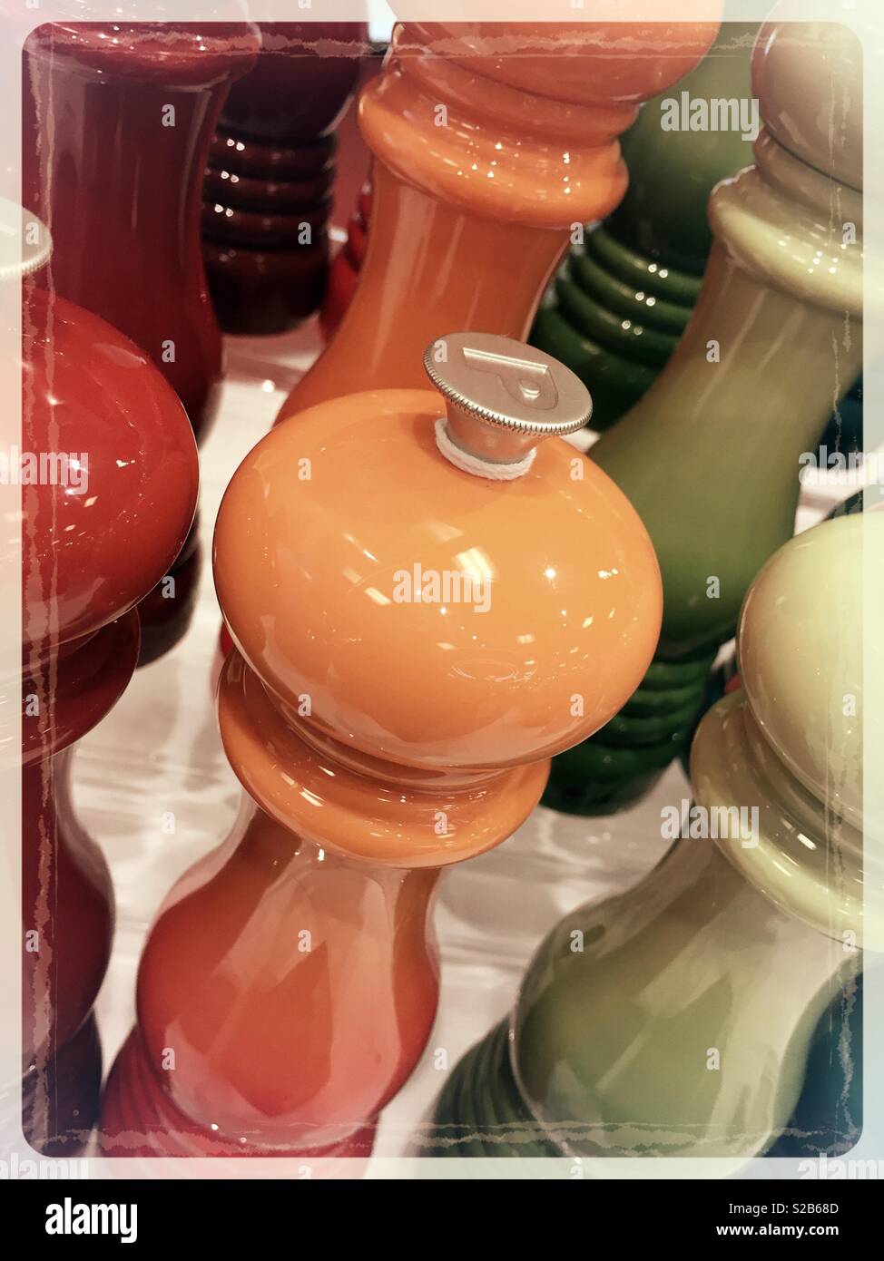 Pfeffer Mühlen auf dem Display für Verkauf, Kaufhaus, USA Stockfoto