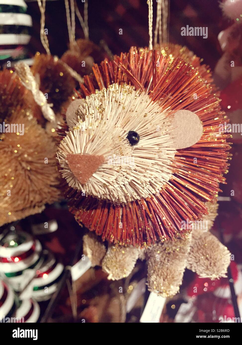 Naturborsten lion Christmas Ornament, USA - Smartphone-aufgenommenes Stockfoto