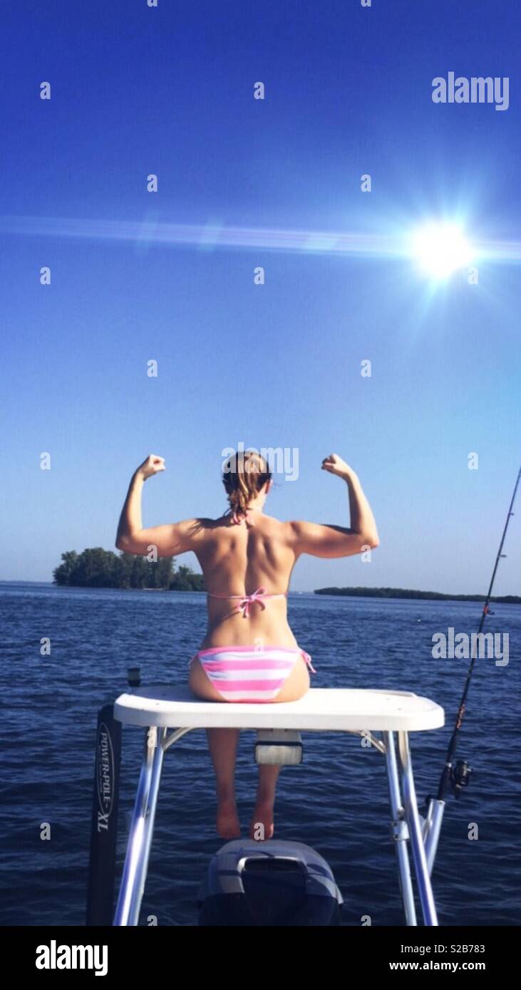 Flexin auf dem Wasser!! Mit dem Boot! Stockfoto