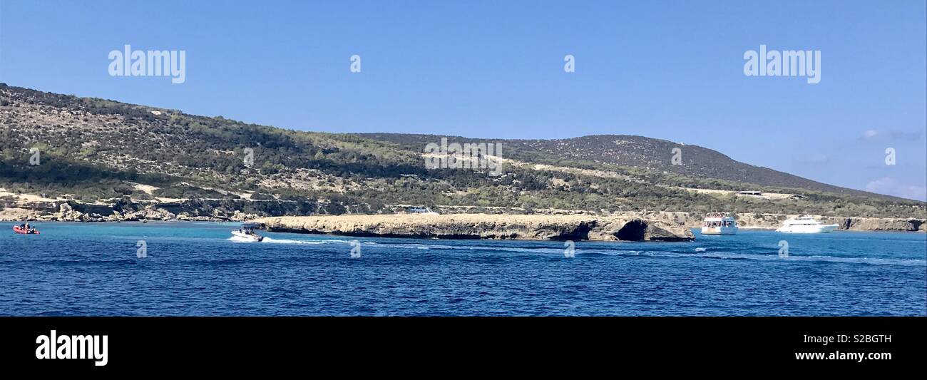 Bootsfahrt zur Blauen Lagune, in Paphos und Akamas, Zypern. Stockfoto