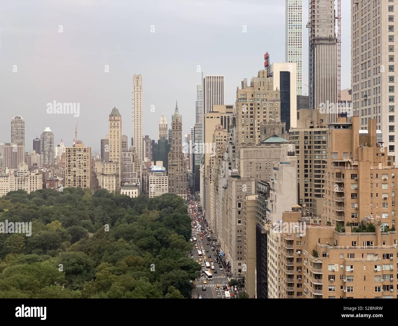 Skyline von New York. Central Park South Stockfoto
