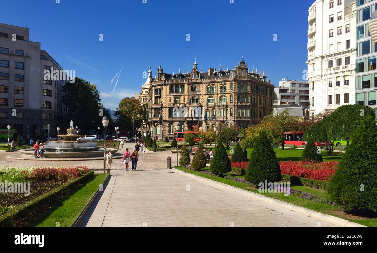 Bilbao Square - Smartphone-aufgenommenes Stockfoto