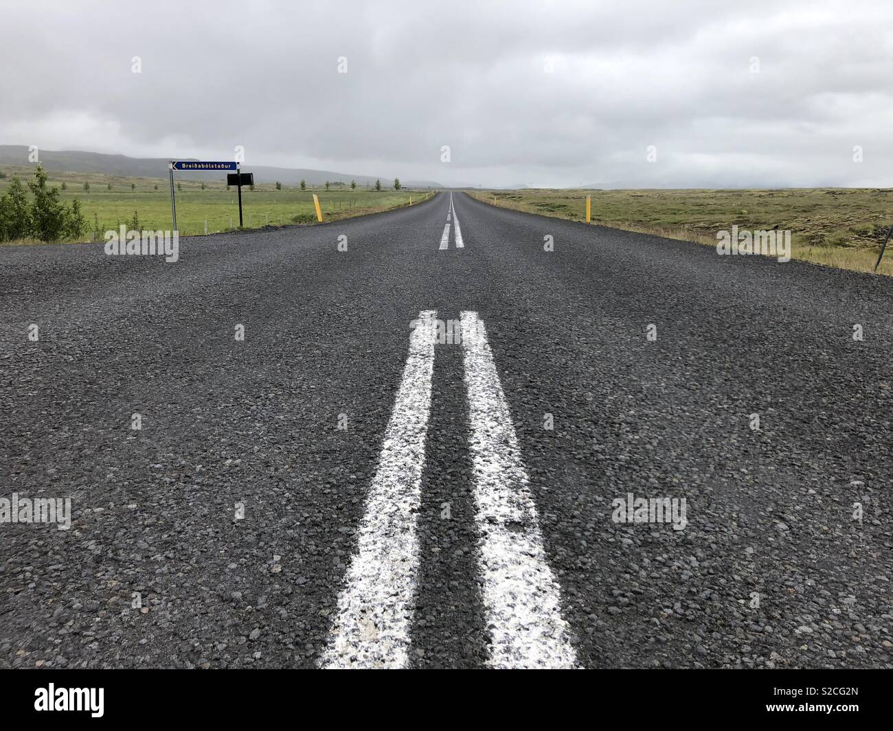 Autobahn in Island. Erinnert mich an den langen Weg im Leben Stockfoto