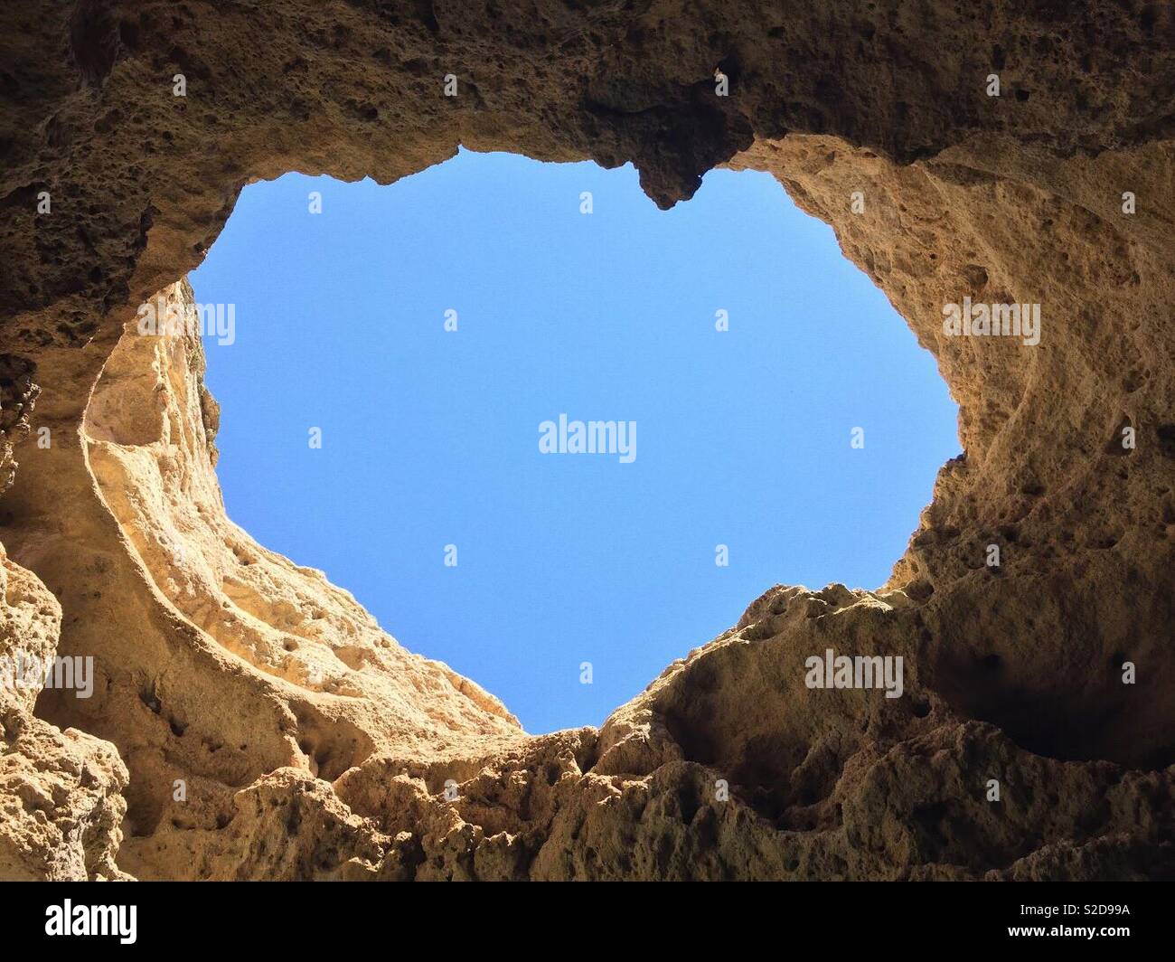 Algarve liebe Höhle - herzförmige Stockfoto