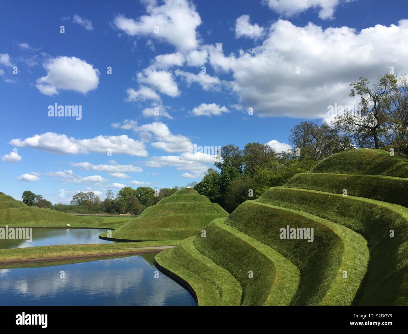 Jupiter Artland relief Zellen des Lebens Artwork - kulturlandschaft von Charles Jencks Stockfoto