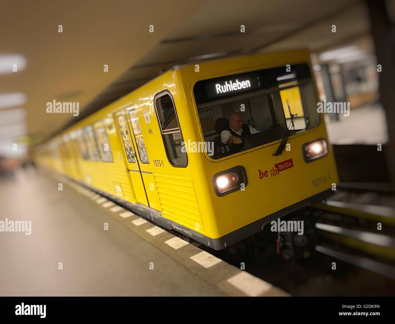 Berlin Deutschland eine U-Bahn U Bahn - Smartphone-aufgenommenes Stockfoto