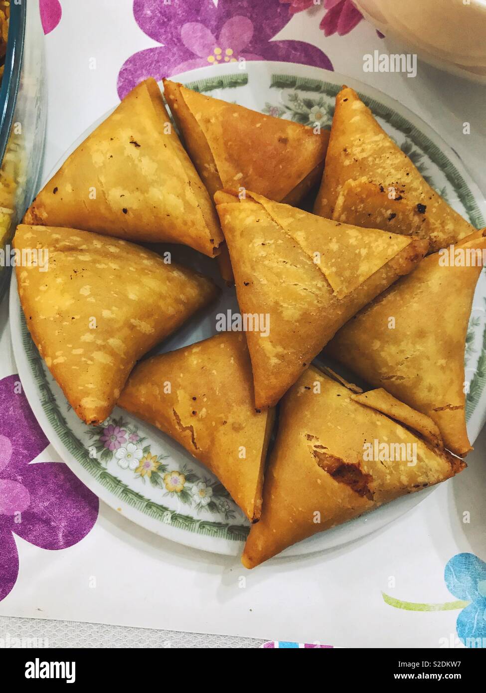 Sambosa, Finger food - Smartphone-aufgenommenes Stockfoto