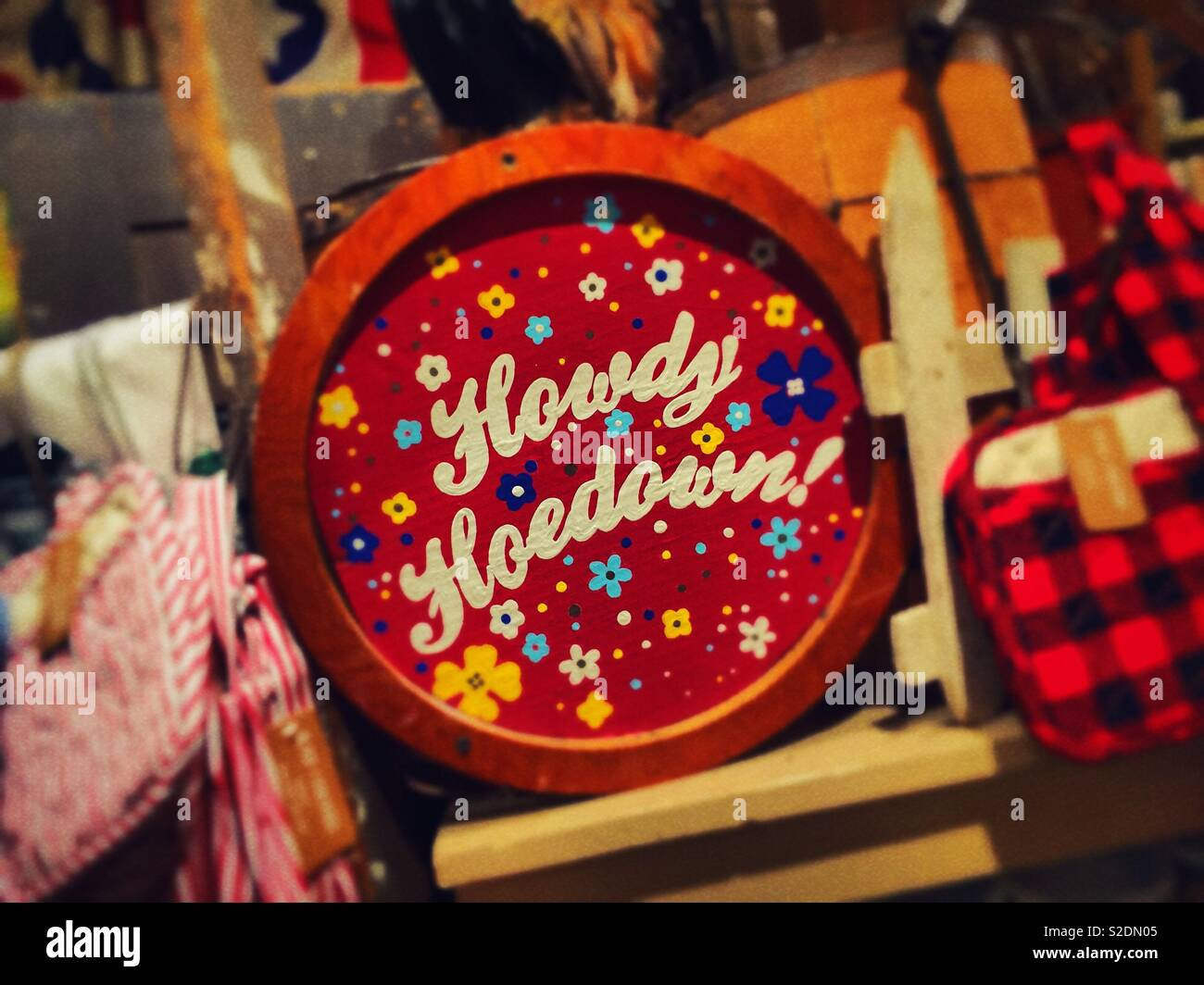 Bunte und lebendige westlichen themed unterzeichnen, Howdy hoedown, USA Stockfoto