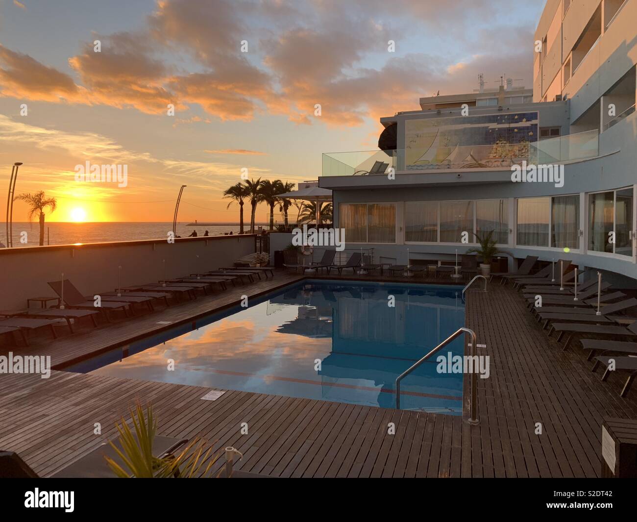 Sun Set, Dom José Beach Hotel, Quarteria, Portugal. - Smartphone-aufgenommenes Stockfoto