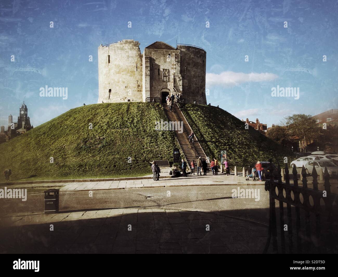 Cliffords Turm York North Yorkshire England UK GB Großbritannien - Smartphone-aufgenommenes Stockfoto