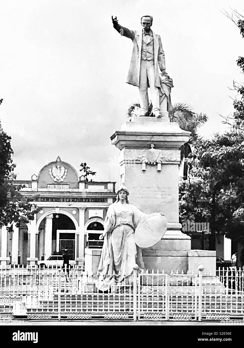 Marmorstatue von Jose Marti im historischen Zentrum von Cienfuegos Kuba Stockfoto