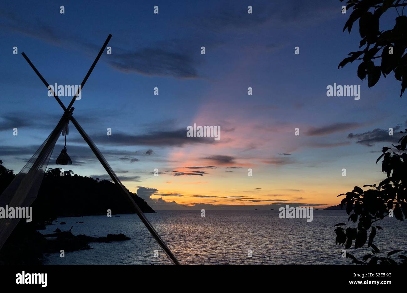 Schönen Sonnenuntergang auf Koh Lipe Island, Thailand Stockfoto