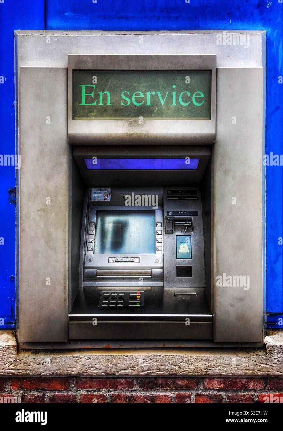 Französische ATM - Smartphone-aufgenommenes Stockfoto