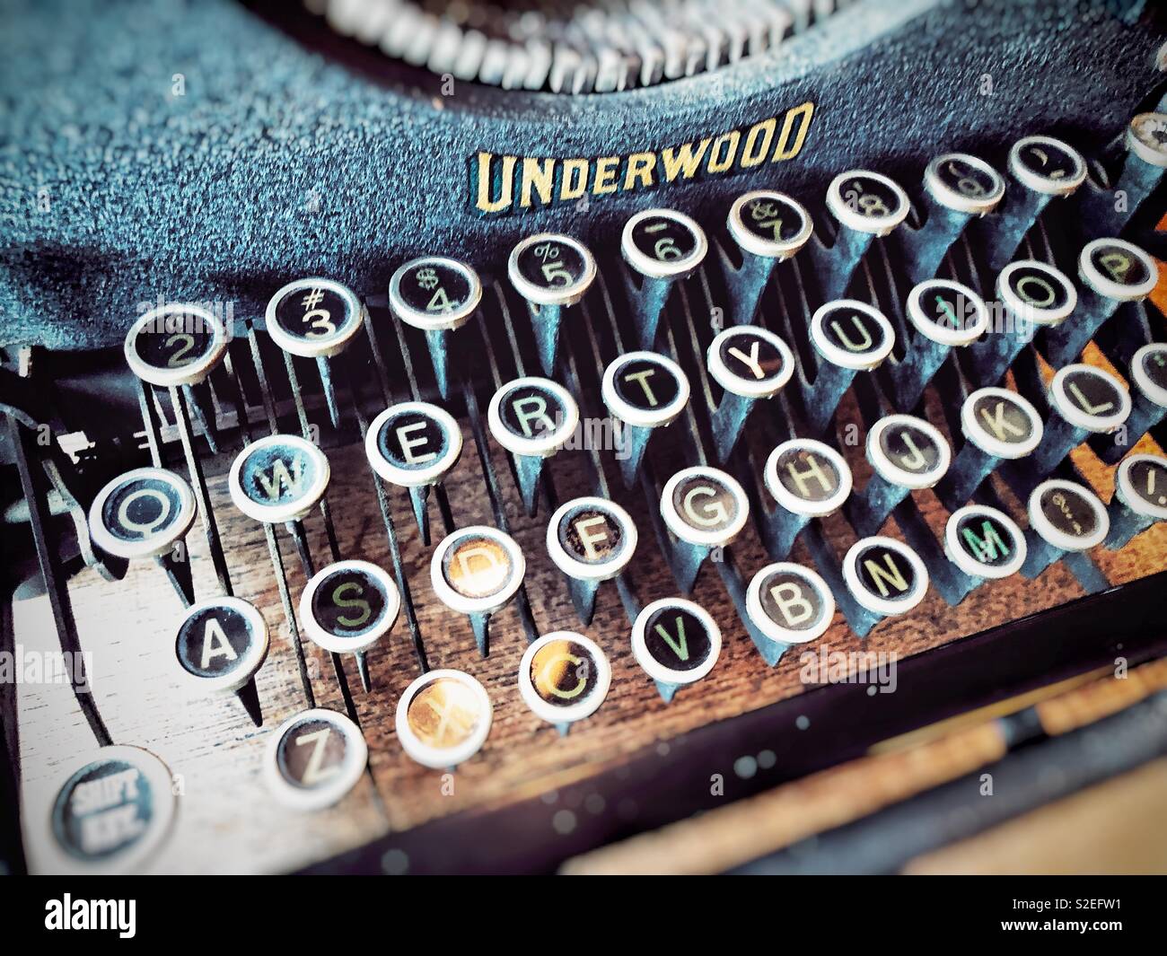 Nahaufnahme der abgenutzte Tasten von Vintage Underwood Schreibmaschine Stockfoto