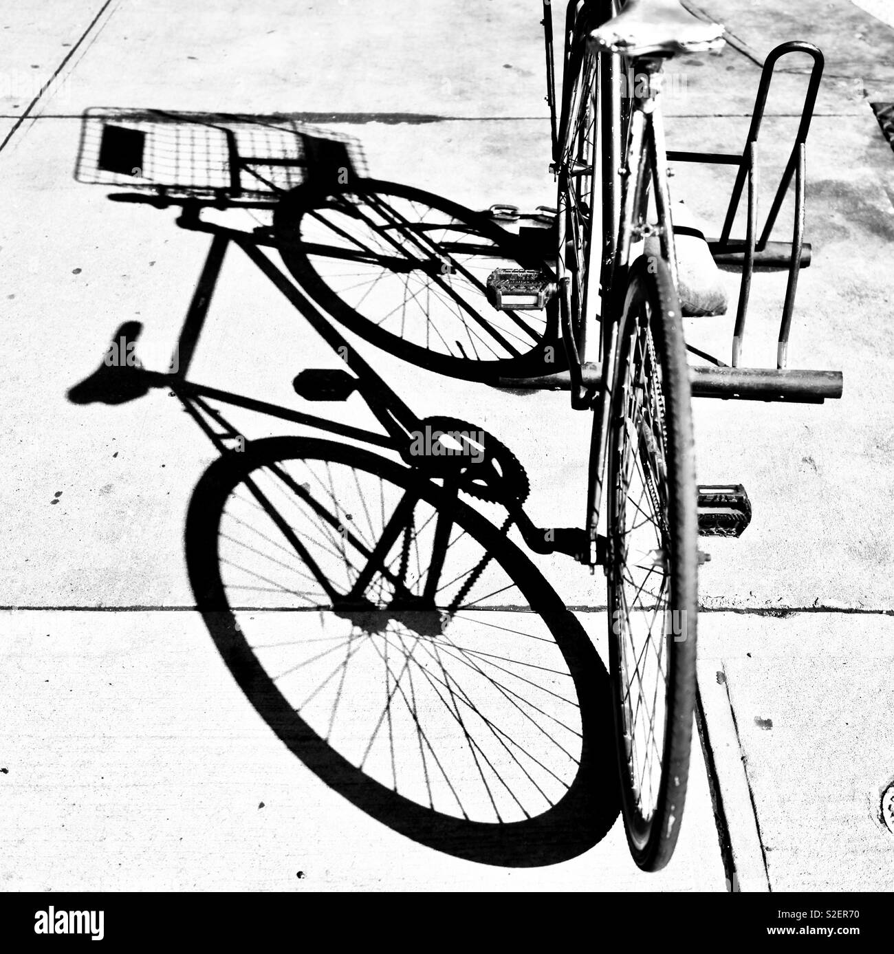 Lieferung Fahrrad Schatten Stockfoto