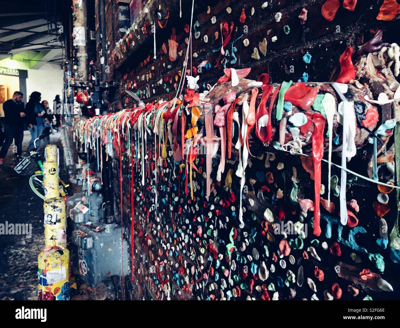 Kaugummi in vielen Farben für Wand in Post-Gasse in Seattle. Stockfoto