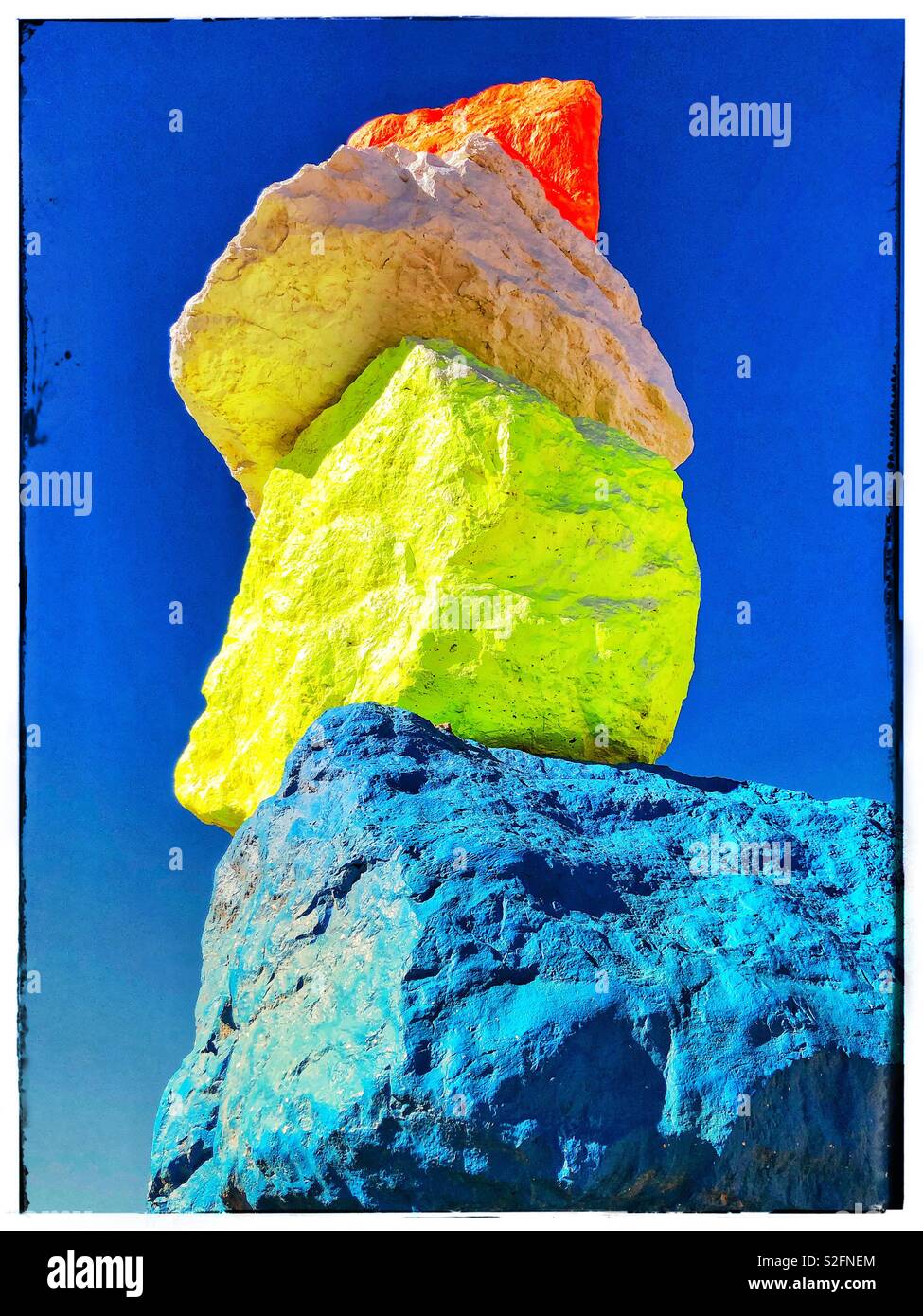 Bunte Steine in der Wüste Stockfotografie Alamy