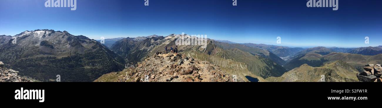 Panorama über die Pyrenäen Stockfoto