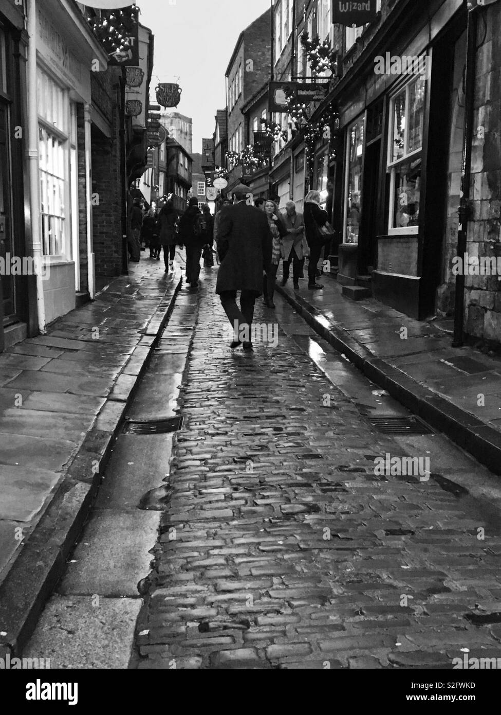 The Shambles im Winter York North Yorkshire England Großbritannien Großbritannien Großbritannien Großbritannien Großbritannien Großbritannien Großbritannien Großbritannien Großbritannien Großbritannien Großbritannien - Smartphone-aufgenommenes Stockfoto