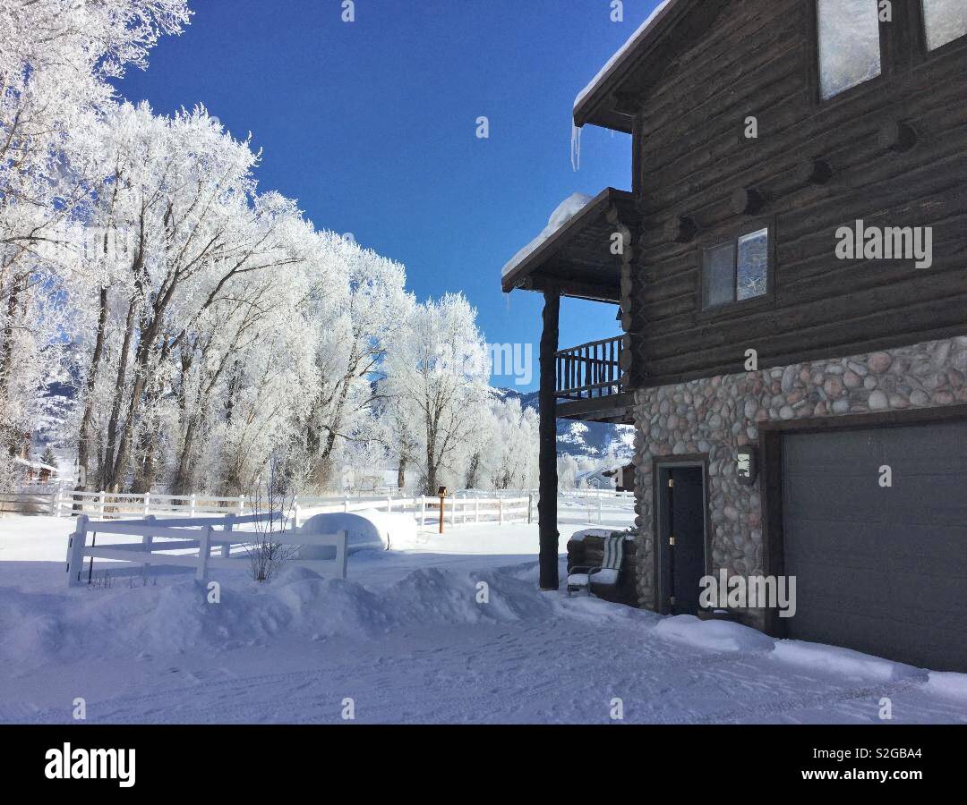 Morgen Schneefall in Wyoming Ranch House Stockfoto