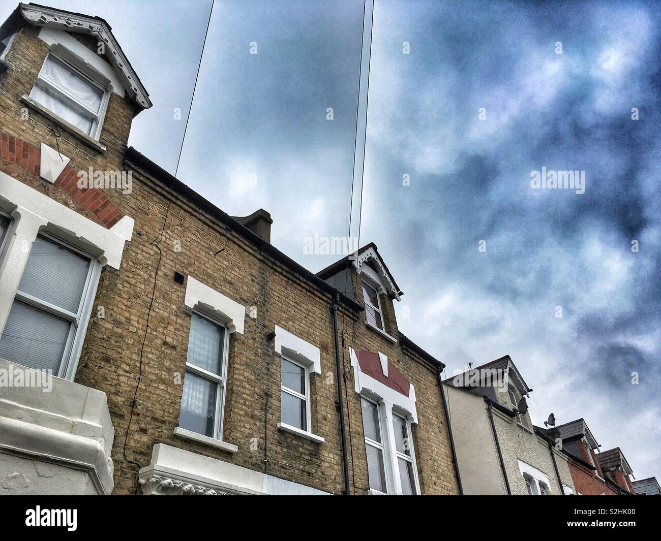 Viktorianische Häuser im Süden Londons - Smartphone-aufgenommenes Stockfoto